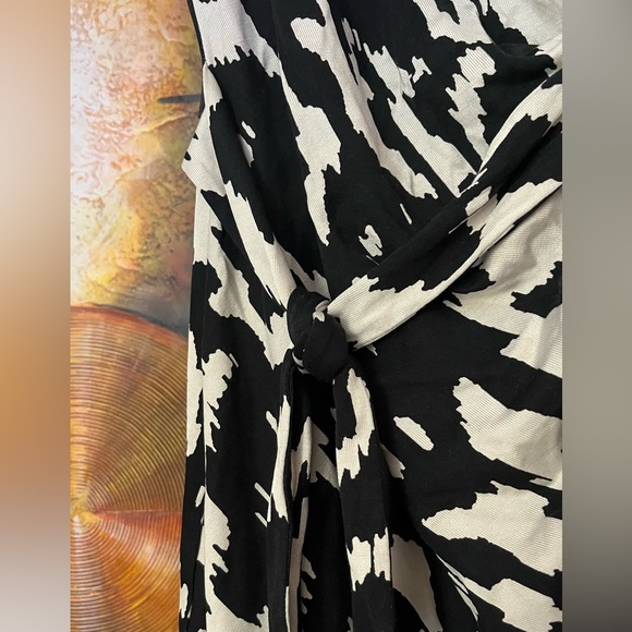 Diane Von Furstenberg ZOE Dress size 6 - Picture 6 of 15